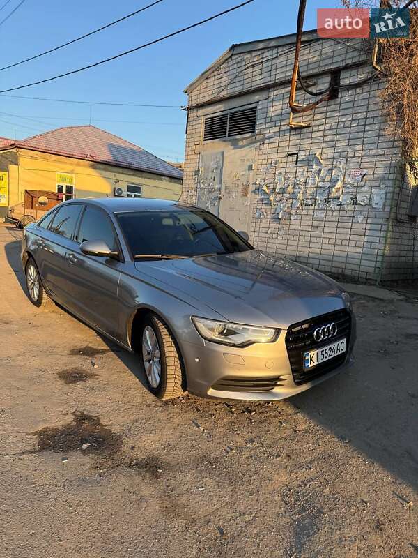 Седан Audi A6 2013 в Рокитному