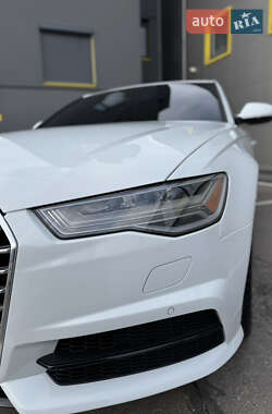 Седан Audi A6 2015 в 