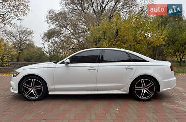 Седан Audi A6 2015 в 