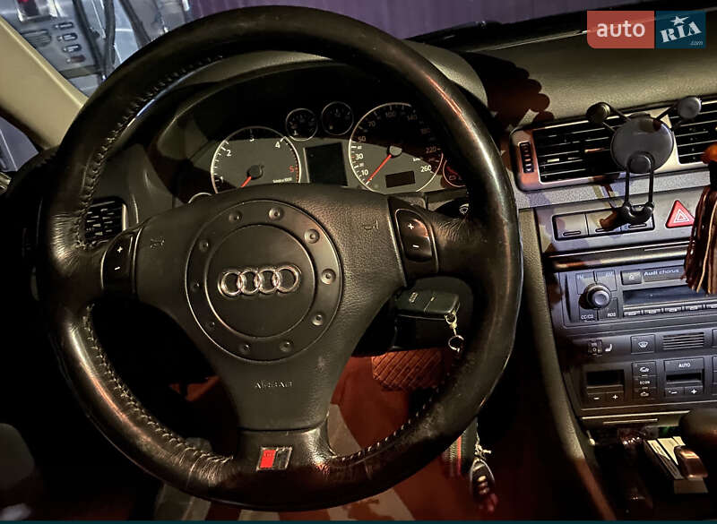 Седан Audi A6 2002 в Новом Роздоле