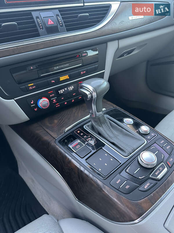 Седан Audi A6 2012 в Рогатине