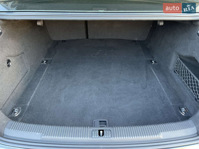 Седан Audi A6 2015 в Стрые