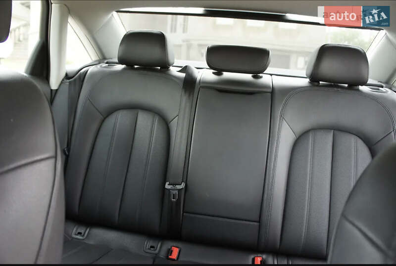 Седан Audi A6 2015 в Чернівцях