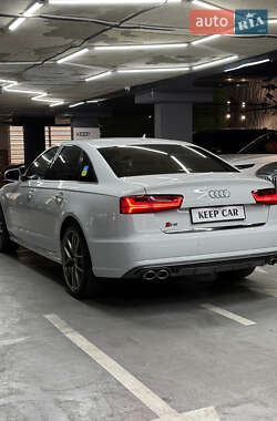 Седан Audi A6 2016 в 