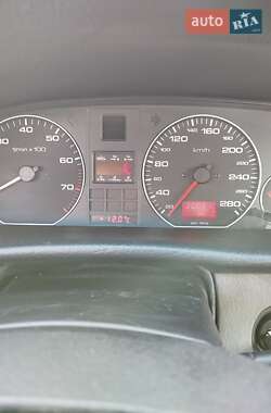 Седан Audi A6 1995 в 