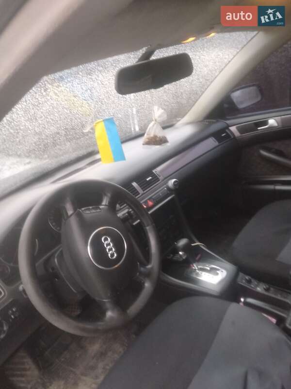 Седан Audi A6 2004 в Золочеве