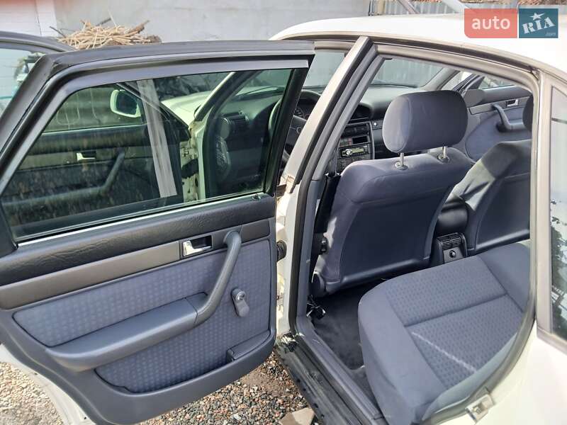 Седан Audi A6 1996 в Одессе