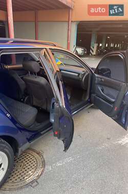 Универсал Audi A6 2001 в 