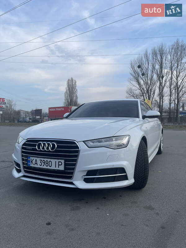 Седан Audi A6 2015 в 