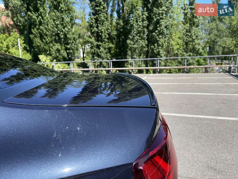 Седан Audi A6 2015 в Киеве