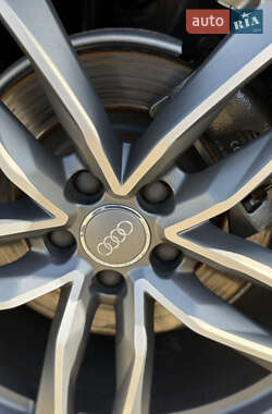 Седан Audi A6 2015 в 