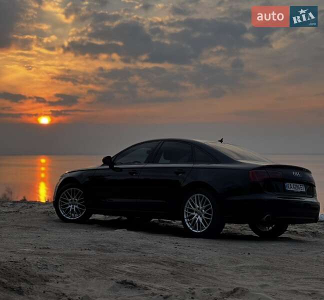 Седан Audi A6 2013 в 