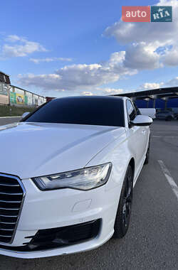Седан Audi A6 2015 в 
