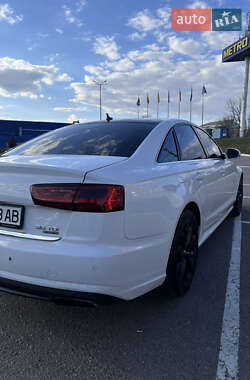 Седан Audi A6 2015 в 