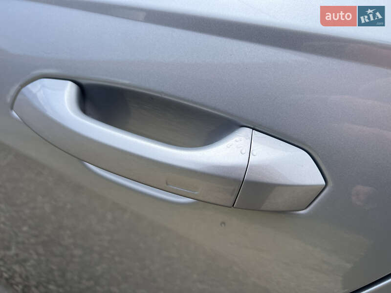 Седан Audi A6 2019 в Стрые