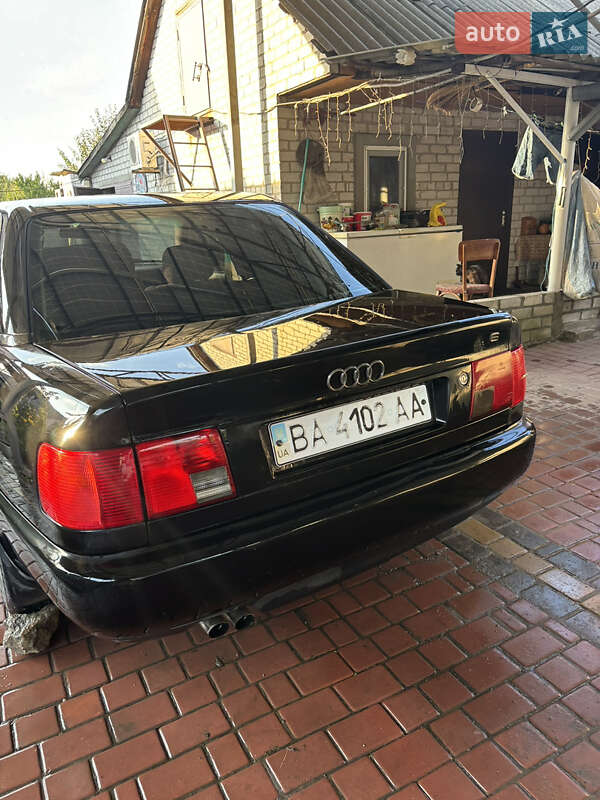 Седан Audi A6 1996 в Павлиші