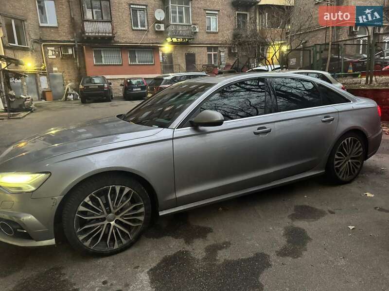 Седан Audi A6 2015 в 