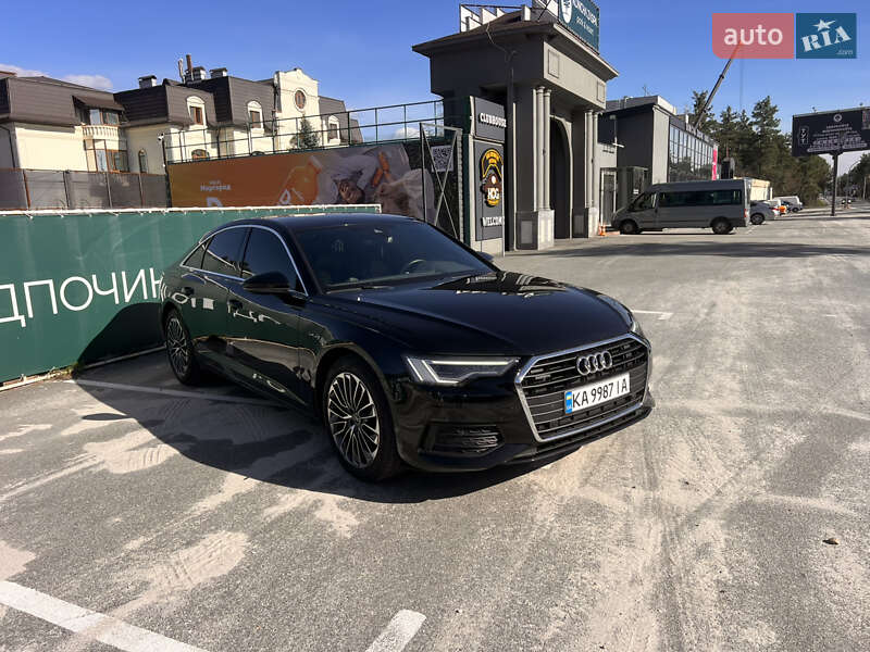 Седан Audi A6 2022 в 