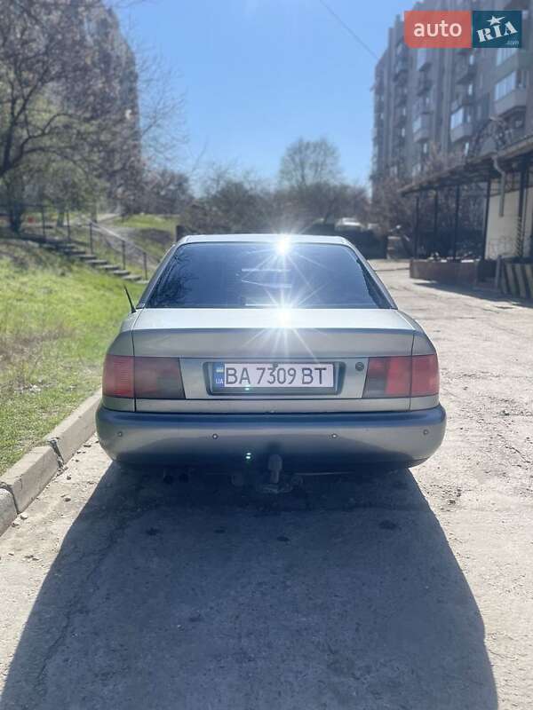 Седан Audi A6 1996 в Светловодске