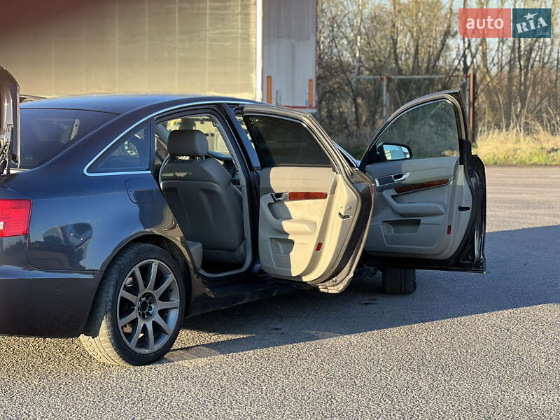 Седан Audi A6 2004 в Сарнах