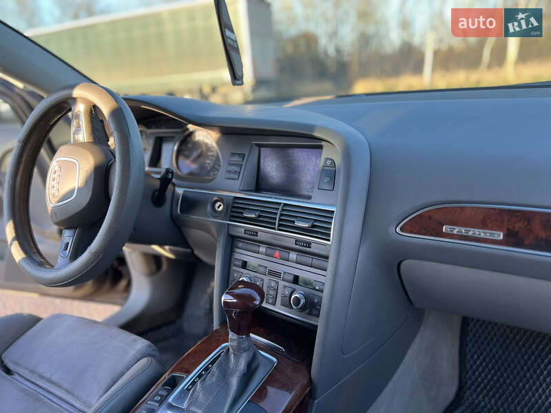 Седан Audi A6 2004 в Сарнах