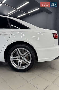 Седан Audi A6 2015 в 