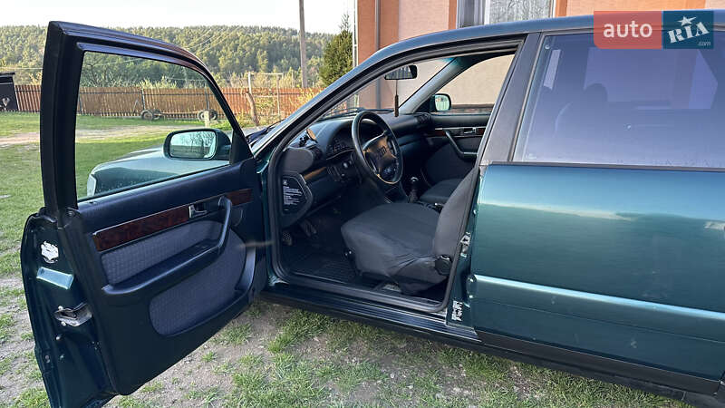 Седан Audi A6 1996 в Рава-Русской