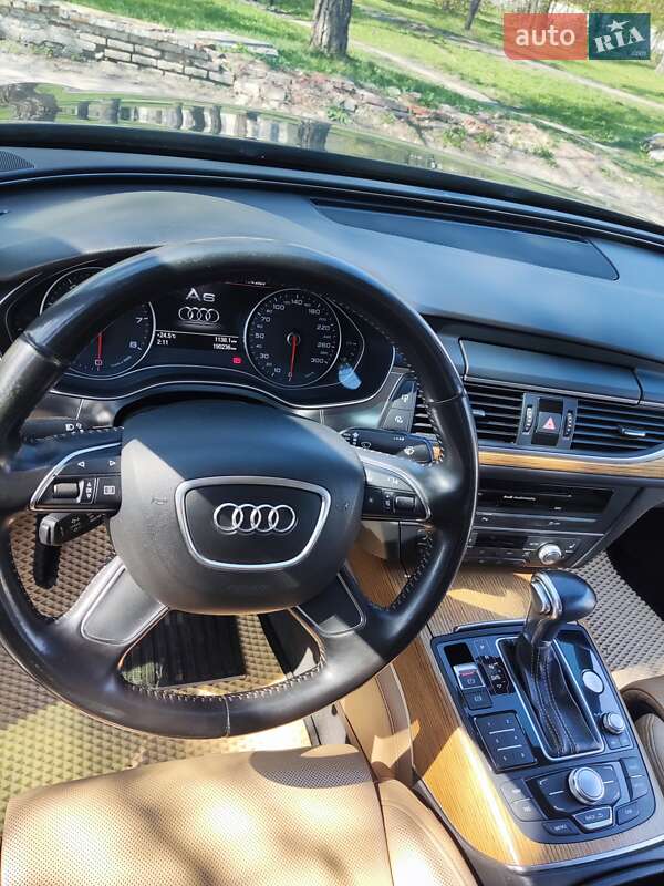 Седан Audi A6 2012 в 