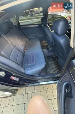 Седан Audi A6 2001 в 