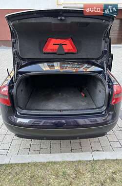Седан Audi A6 2001 в 