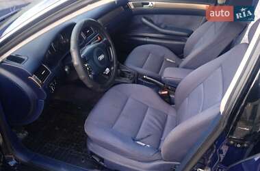 Седан Audi A6 2001 в 