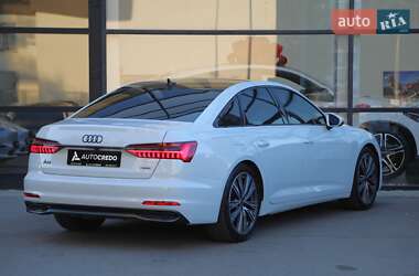 Седан Audi A6 2022 в 