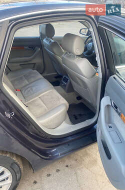 Седан Audi A6 2004 в 