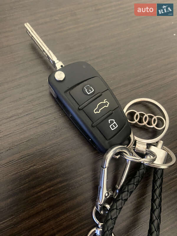 Седан Audi A6 2004 в Киеве