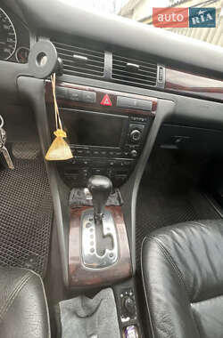 Универсал Audi A6 2004 в 
