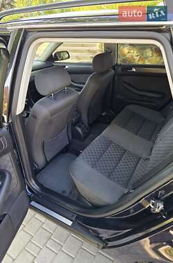 Универсал Audi A6 2004 в 