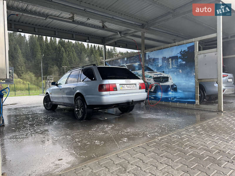 Универсал Audi A6 1996 в Сходнице