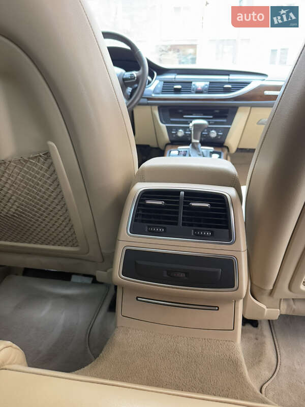 Седан Audi A6 2012 в Измаиле