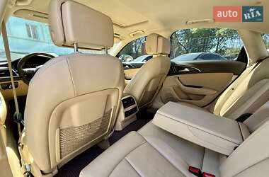 Седан Audi A6 2012 в 