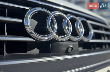 Седан Audi A6 2019 в 