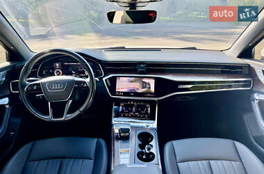 Седан Audi A6 2019 в 