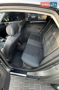 Седан Audi A6 2002 в 