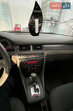 Седан Audi A6 2002 в 