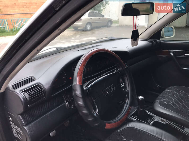 Універсал Audi A6 1995 в Волочиську