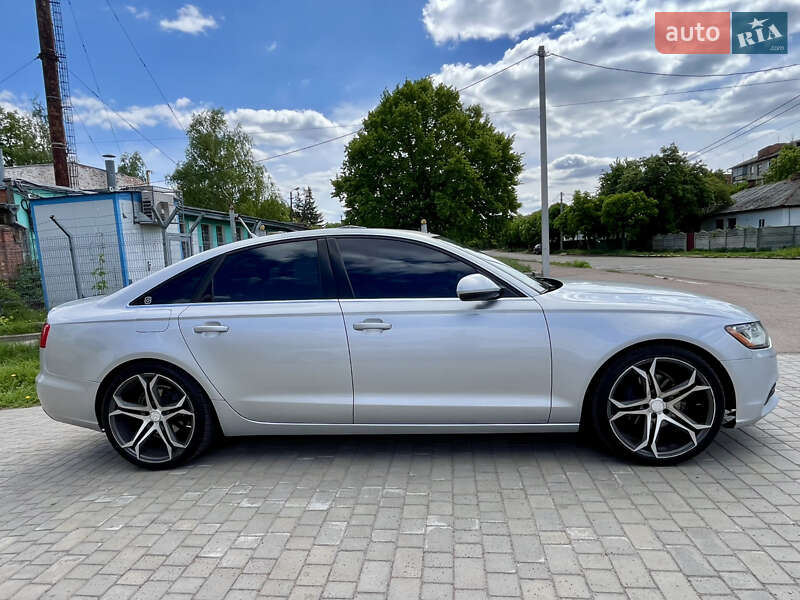 Седан Audi A6 2012 в Коростене