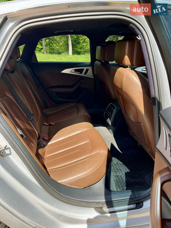 Седан Audi A6 2012 в Коростене
