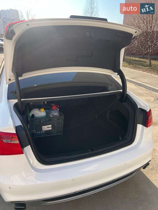 Седан Audi A6 2014 в Киеве