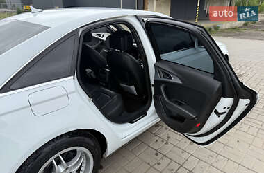 Седан Audi A6 2012 в 