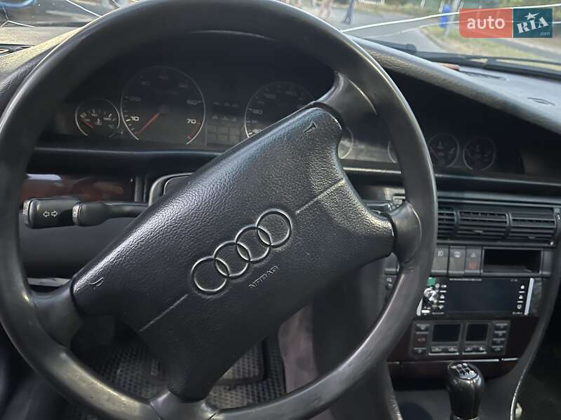 Седан Audi A6 1996 в Львові