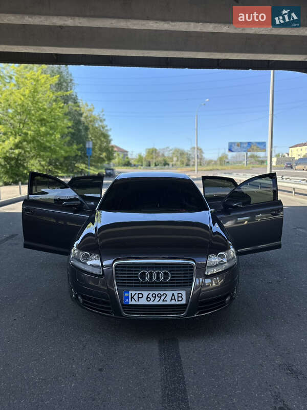 Седан Audi A6 2004 в 